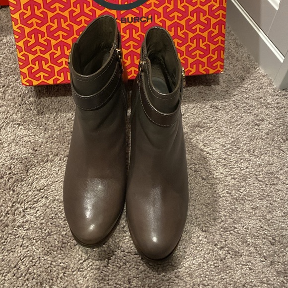 Tory Burch Bristol Booties 7.5 - Picture 2 of 7